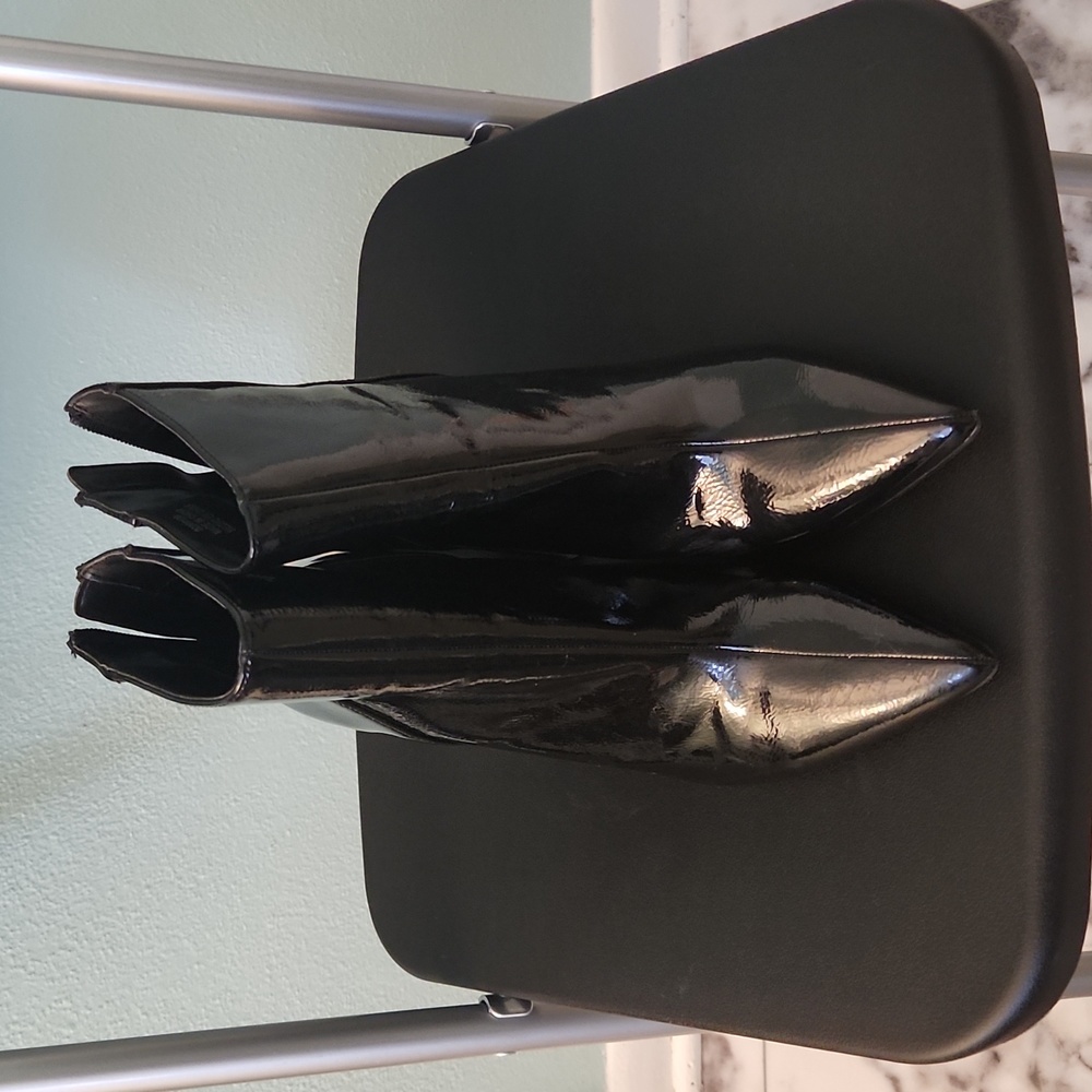 Heeled boots